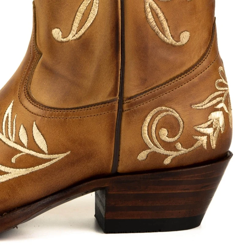 Handgemachte Cowboystiefel für Damen 2669 Braunes Leder und weiße Blumenstickerei