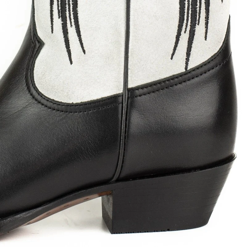 Damen-Cowboystiefel aus schwarzem Leder und weißem Wildleder-Obermaterial und schwarzen Flügeln 2666