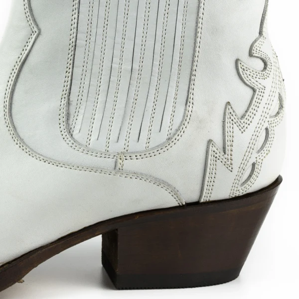 Handgefertigte Damenstiefel oder Stiefeletten aus weißem Urban-Leder 2487