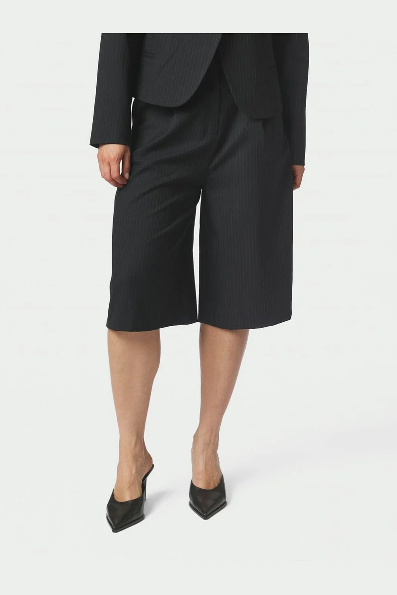 Neo Noir - Rima Slim Pinstripe Shorts 169531 - 702 - Dark Navy