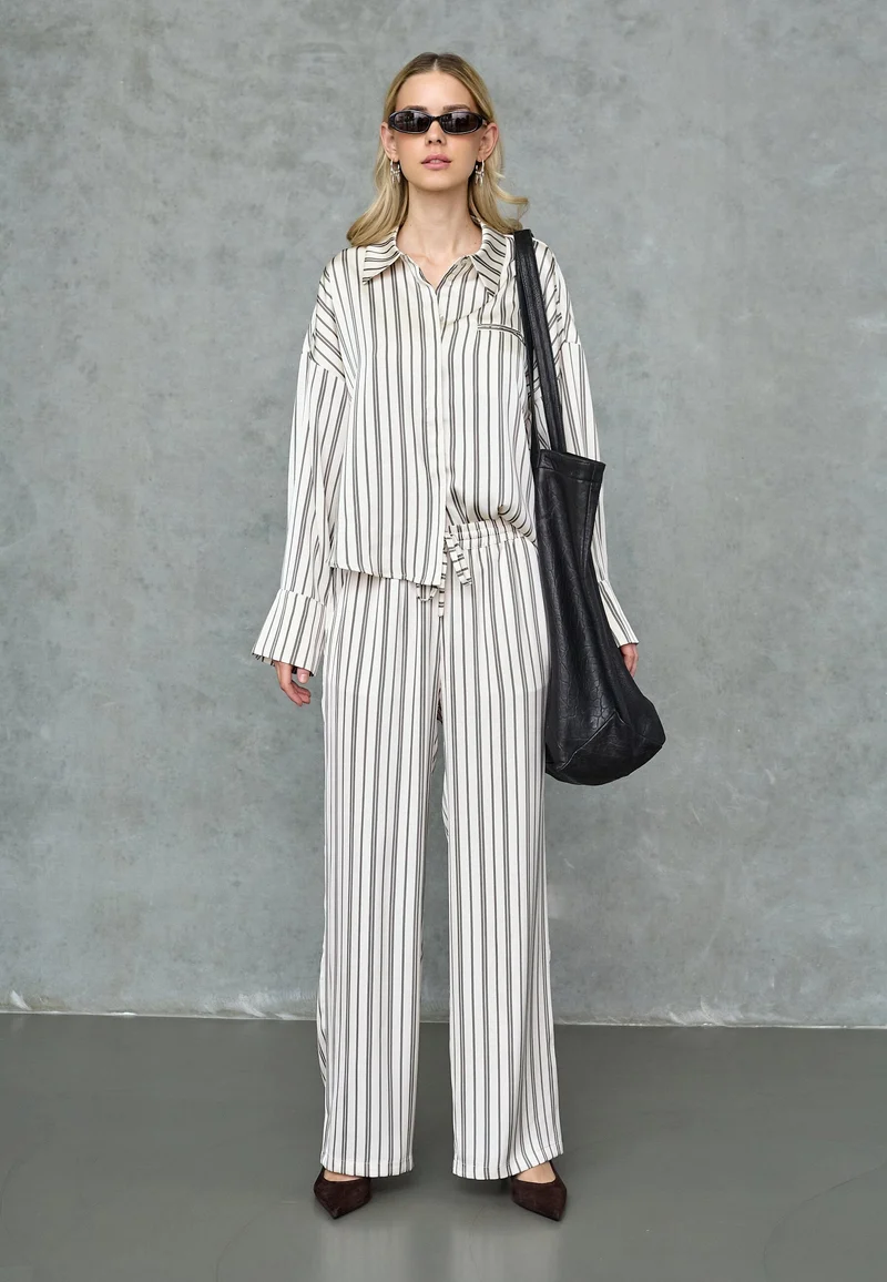 Love & Divine - Love1495-5 20145 - 833 - Cream Stripes
