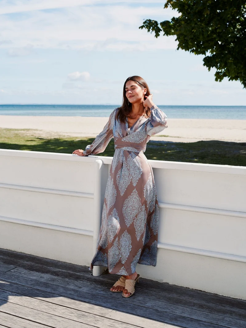 Neo Noir - Bretti Paisley Drop Dress 168466 - 481 - Dark Taupe/Light Blue