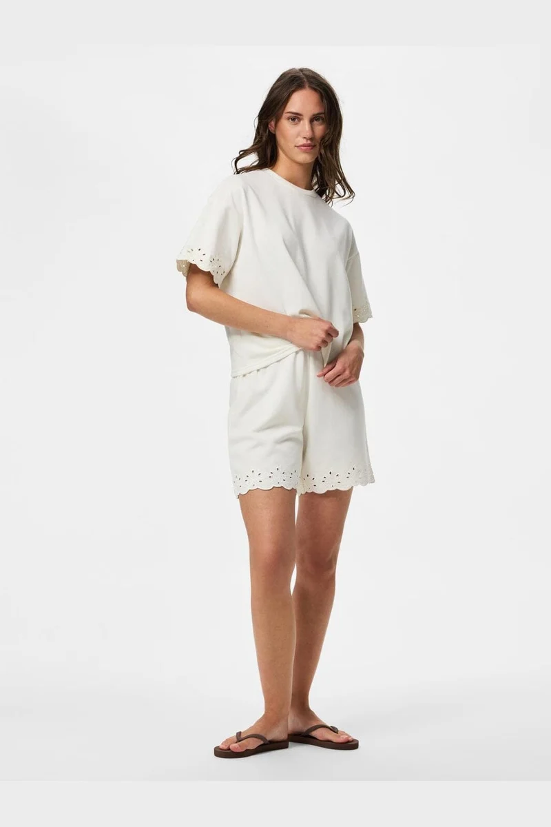 Pieces - Pcchilli Summer Broderi Shorts - 4984242 Cloud Dancer