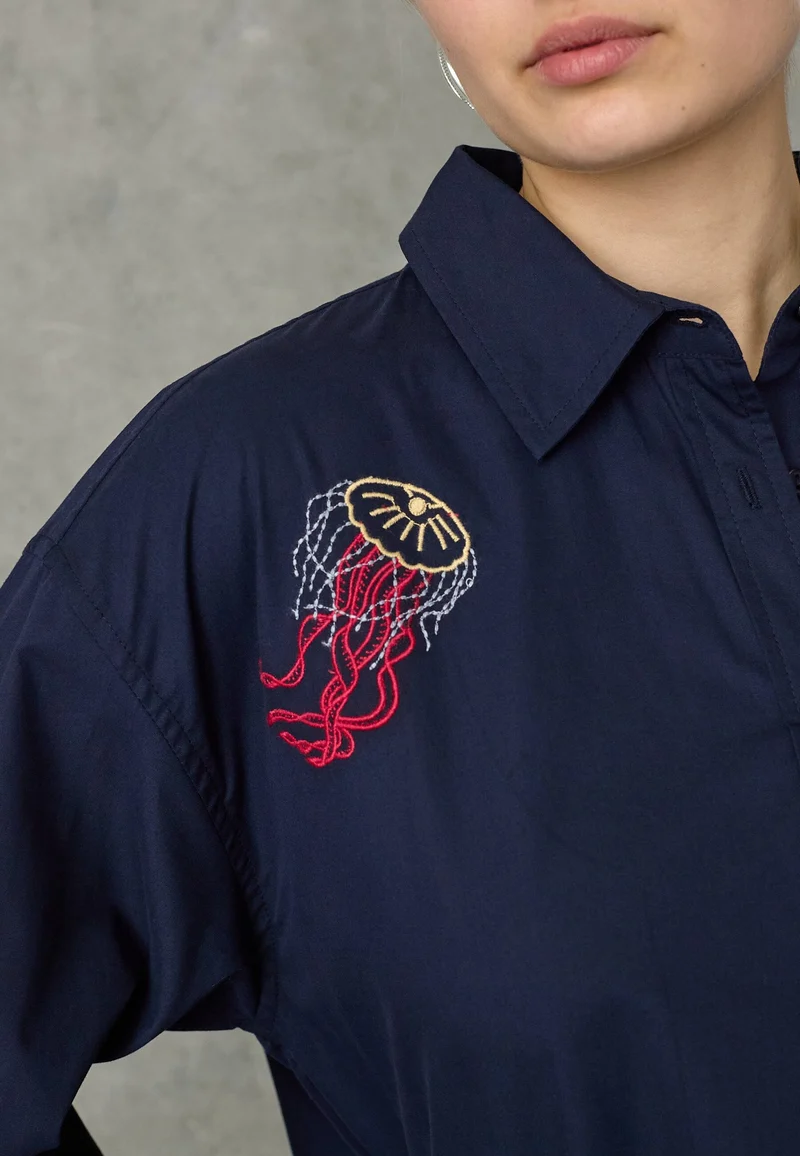 Love & Divine - Love1589 20020 - 441 - Navy Emb.