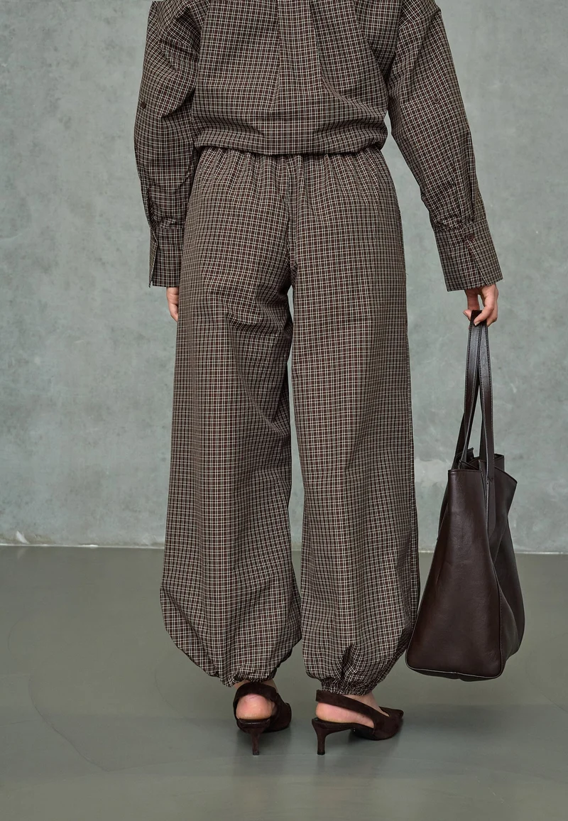 Love & Divine - Love1595 20030 - 222 - D. Chocolate Check