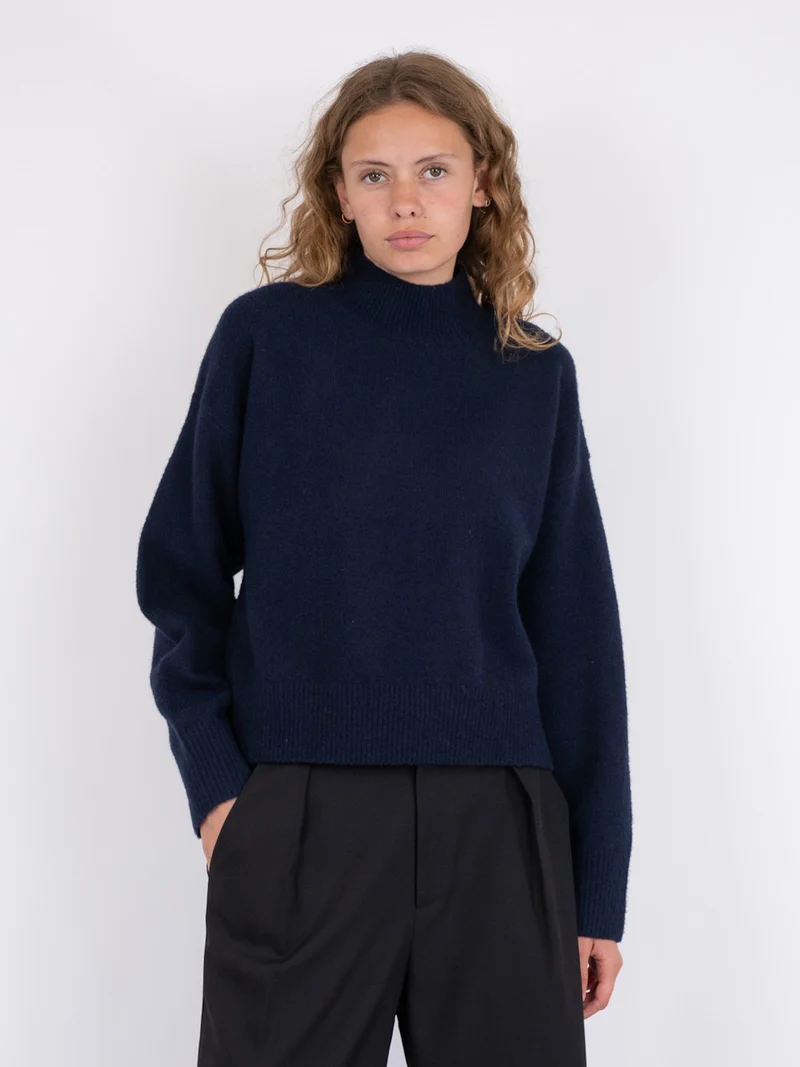 Neo Noir - Paulina Knit Blouse - Navy