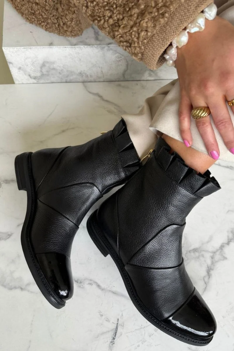 Copenhagen Shoes - Margaret - 00010 Black W/Patent Toe