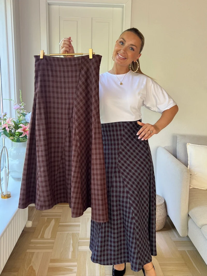 Valentin Studio - Check Skirt - Grey With Brown Check