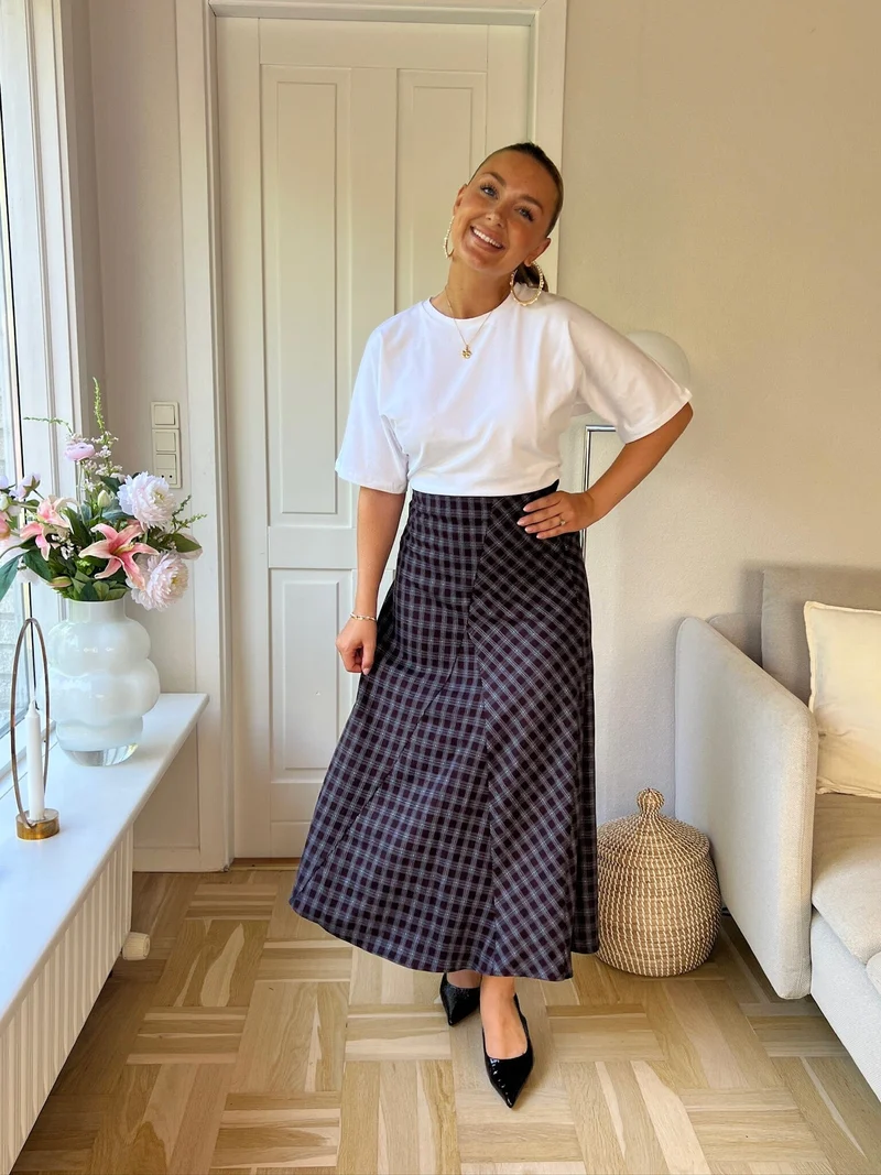 Valentin Studio - Check Skirt - Grey With Bordeux Xheck