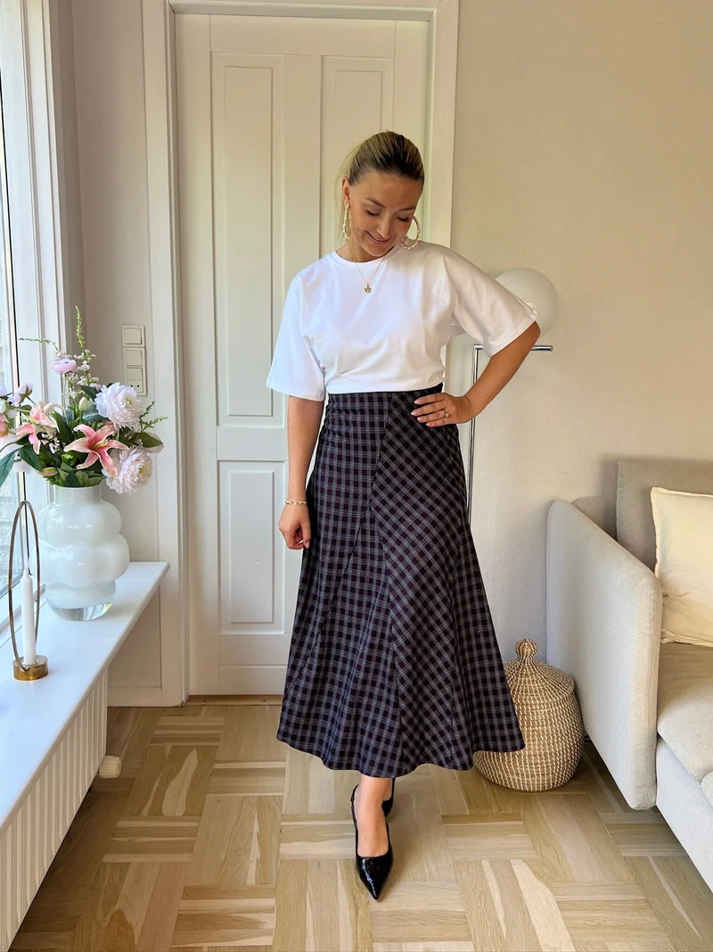 Valentin Studio - Check Skirt - Grey With Bordeux Xheck