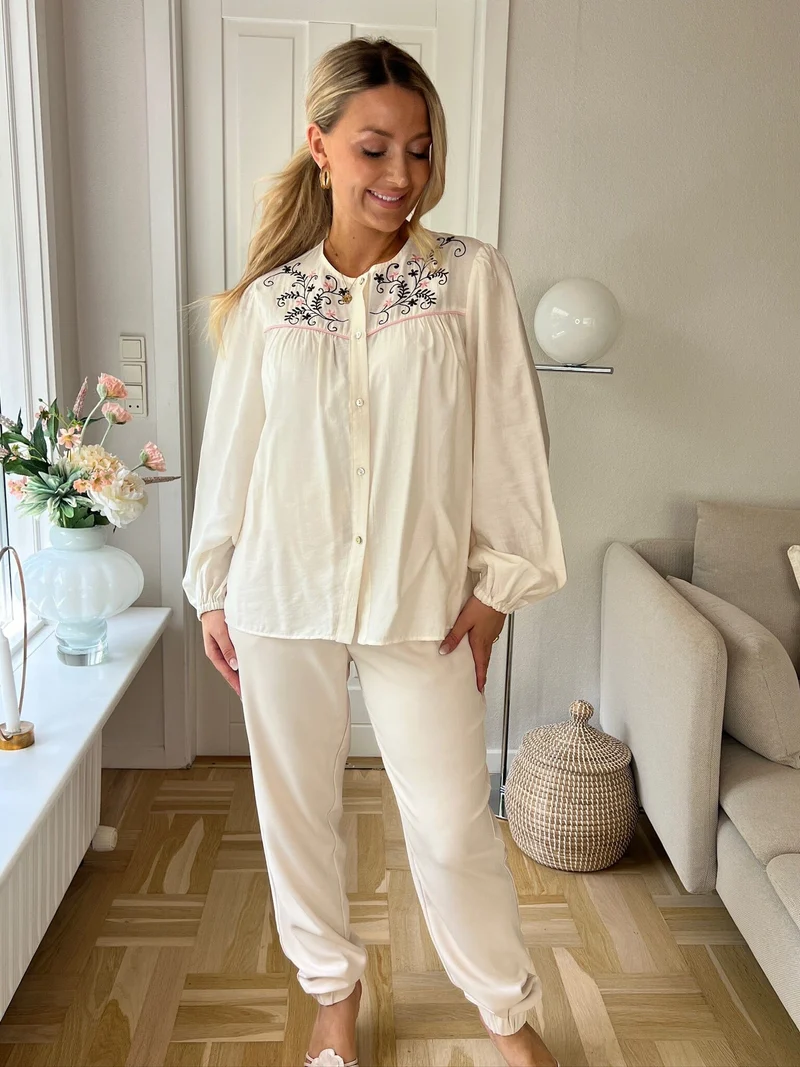 Dear Molly - Flower Shirt - Cream