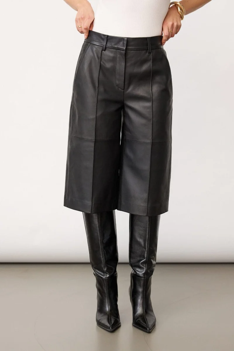 Co´Couture - Phoebecc Long Leather Bermuda 500139 - 65001 - Black