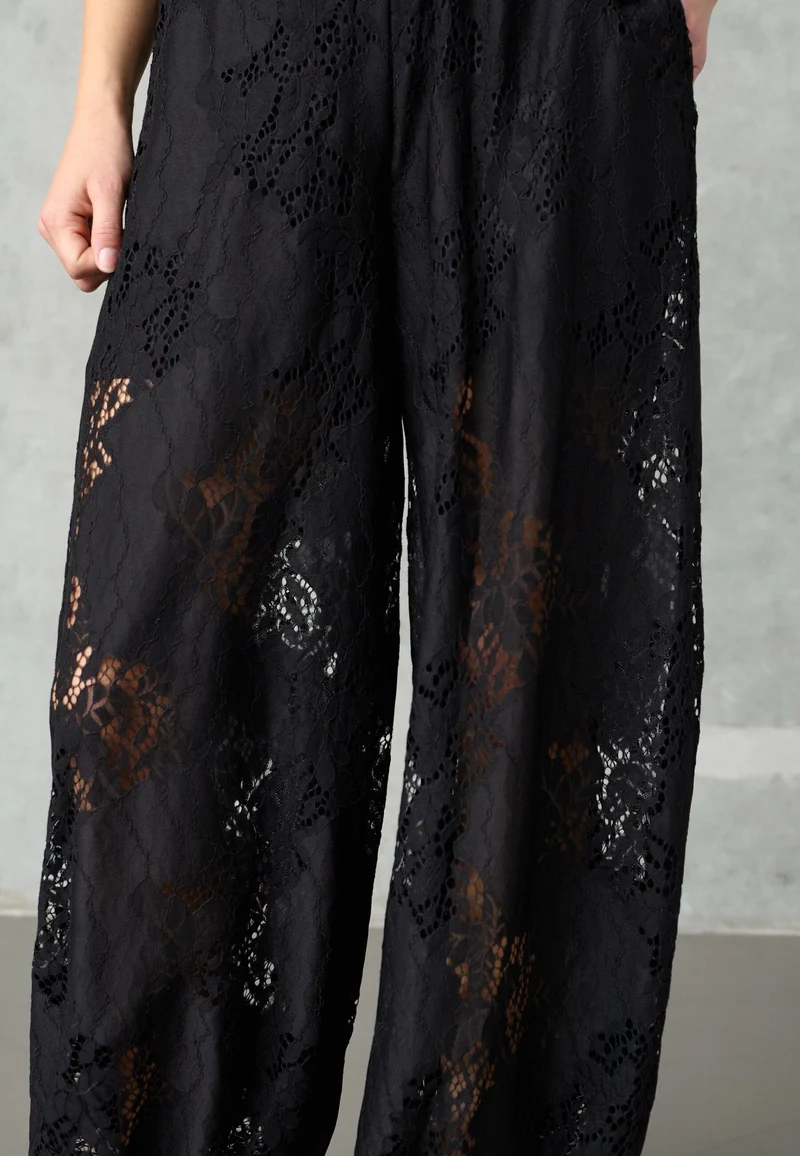 Love & Divine - Love1525 19782 - 000 - Black