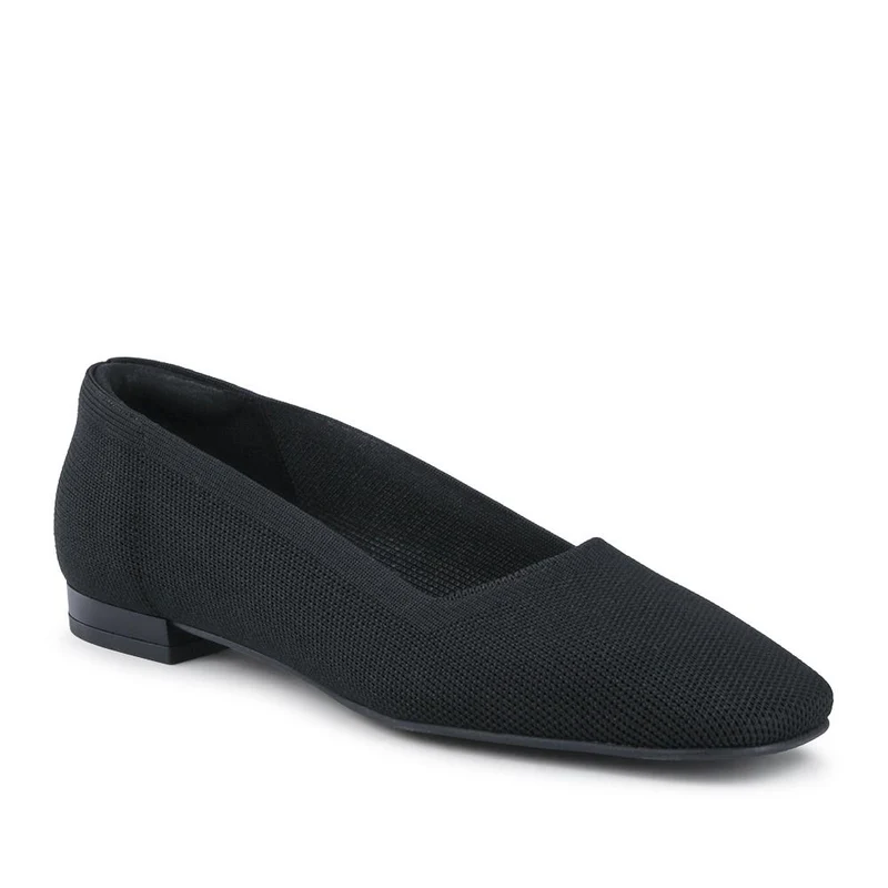 Olenka Casual Box-Toe Pumps - OLENKA / 327 850 - Black