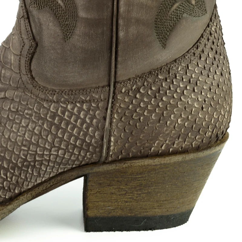 Damen-Cowboy-Country- und Westernstiefel 2524 aus gewaschenem braunem Leder