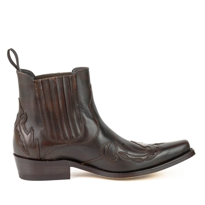 Handgefertigte Herrenstiefel oder Stiefeletten aus edlem braunem Leder von Urban 21 Texanas