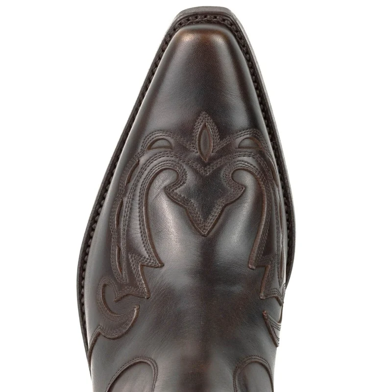 Handgefertigte Herrenstiefel oder Stiefeletten aus edlem braunem Leder von Urban 21 Texanas