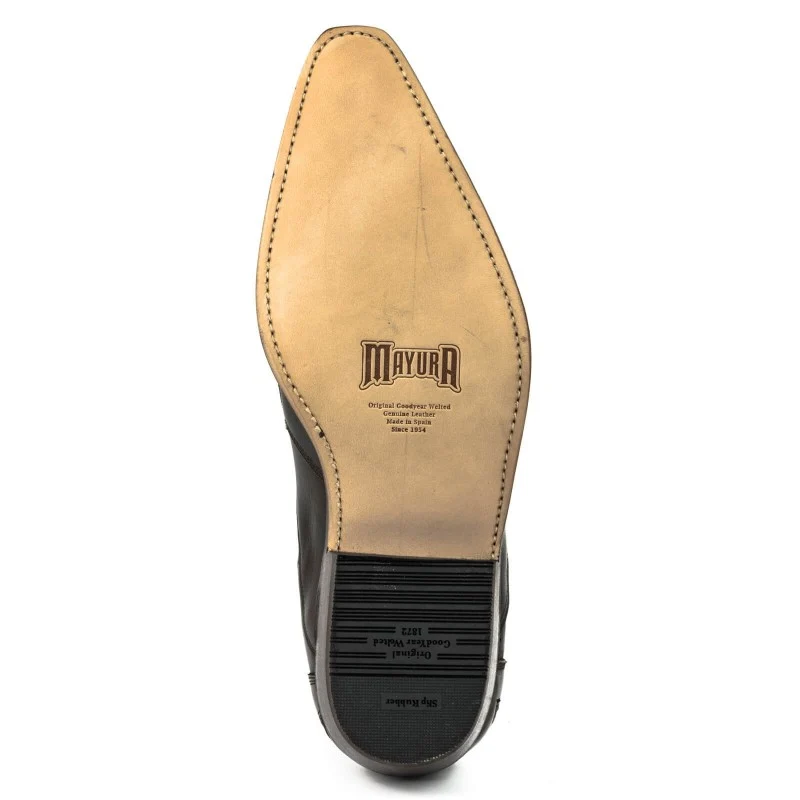Handgefertigte Herrenstiefel oder Stiefeletten aus edlem braunem Leder von Urban 21 Texanas