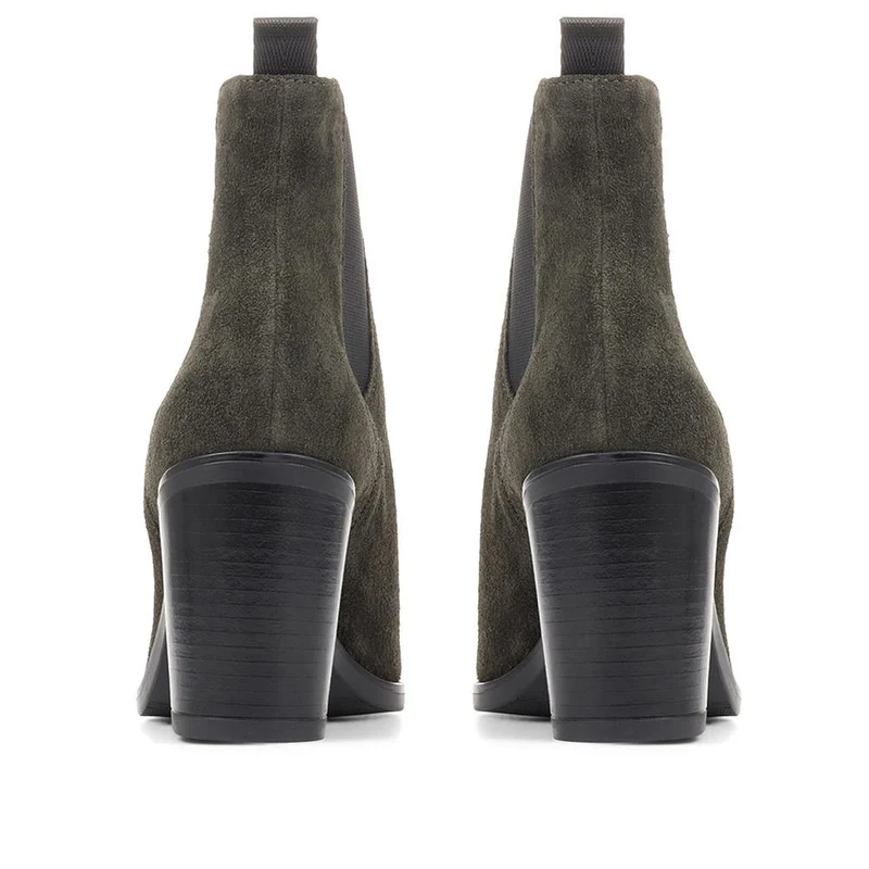 Clair Heeled Chelsea Boots - CLAIR / 322 538 - Green