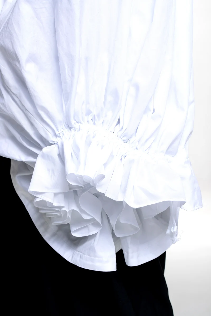 Comme des Garçons Damen Bluse mit Volant-Detail weiß