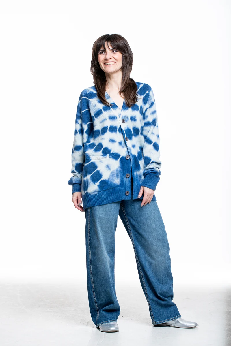 The Elder Statesman Kaschmir Strickjacke Batik blau-weiß