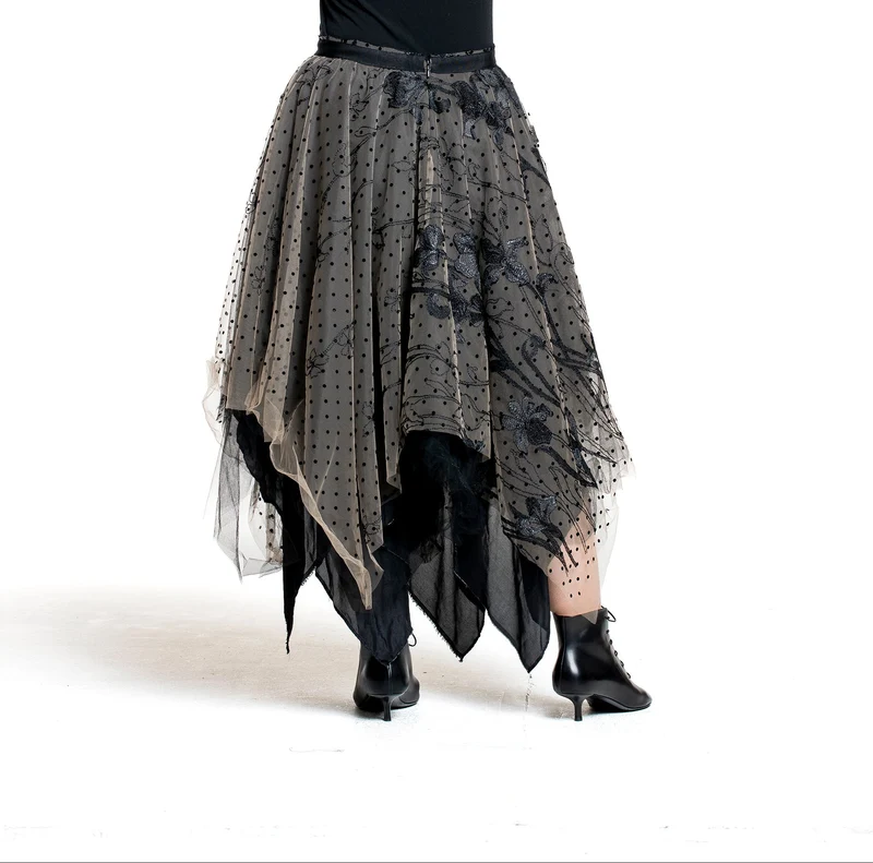 Marc Le Bihan Damen Couture-Rock aus Tüllspitze schwarz-nude