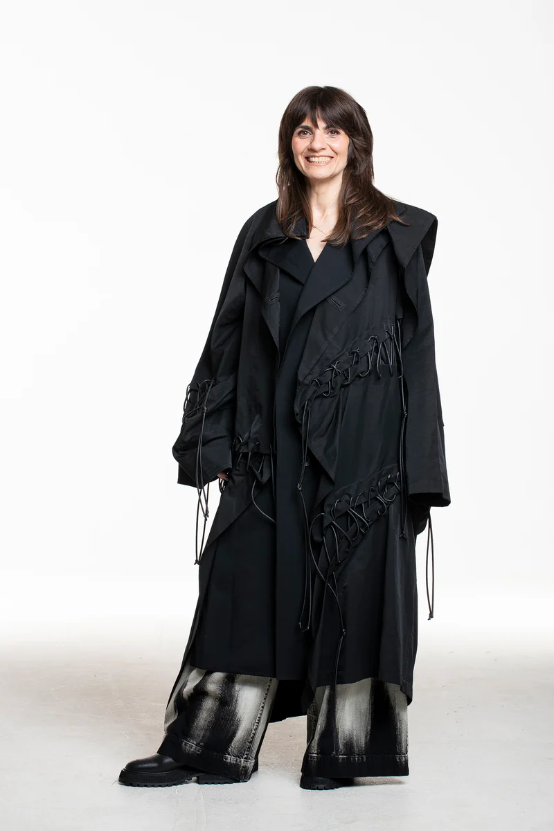Yohji Yamamoto Damen Mantel mit Kordeln schwarz