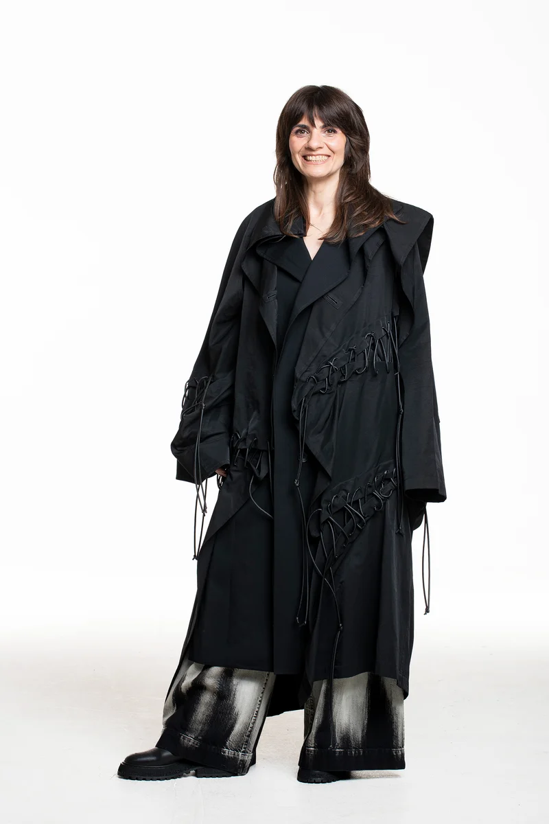 Yohji Yamamoto Damen Mantel mit Kordeln schwarz