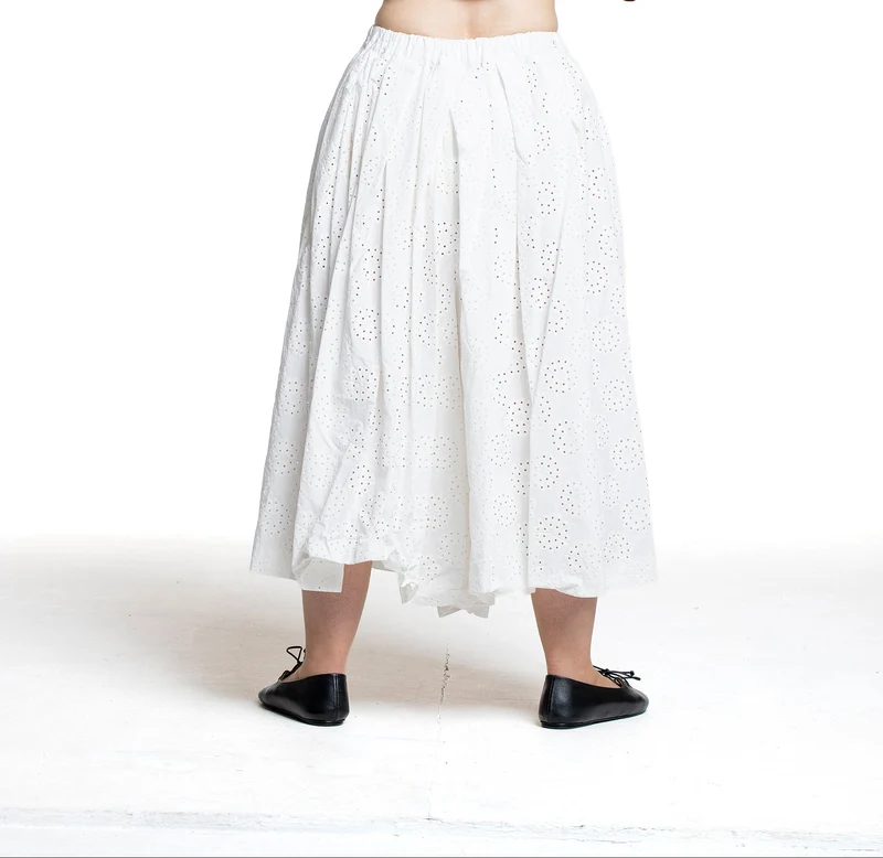 Comme des Garçons Damen Hosenrock mit Lochstickerei weiß