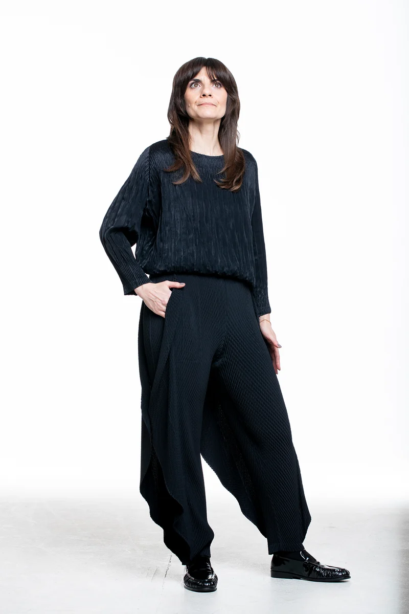 Issey Miyake Damen Langarm-Shirt SUEDE LIKE PUFF PLEATS schwarz