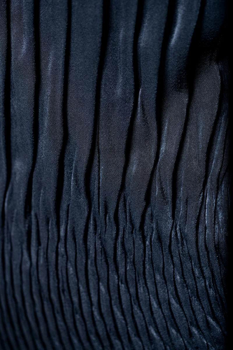 Issey Miyake Damen Langarm-Shirt SUEDE LIKE PUFF PLEATS schwarz