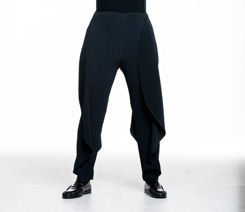 Issey Miyake Damen Hose ORBICULAR PLEATS schwarz