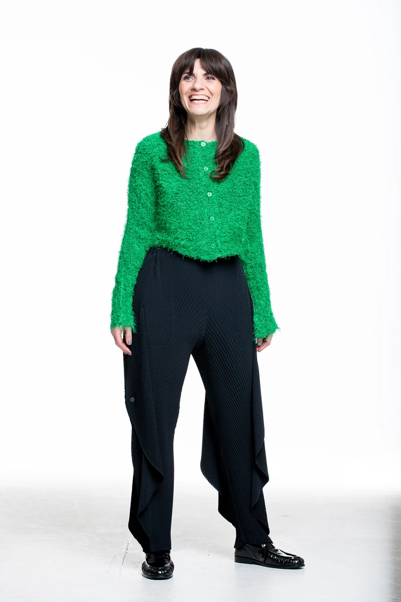 Issey Miyake Damen Cardigan SHIFTED FUZZY PLEATS grün