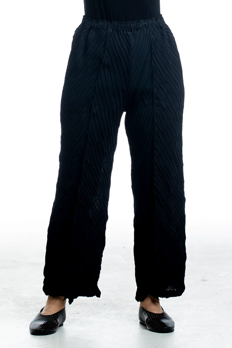 Issey Miyake Damen Plissee-Hose in Schwarz