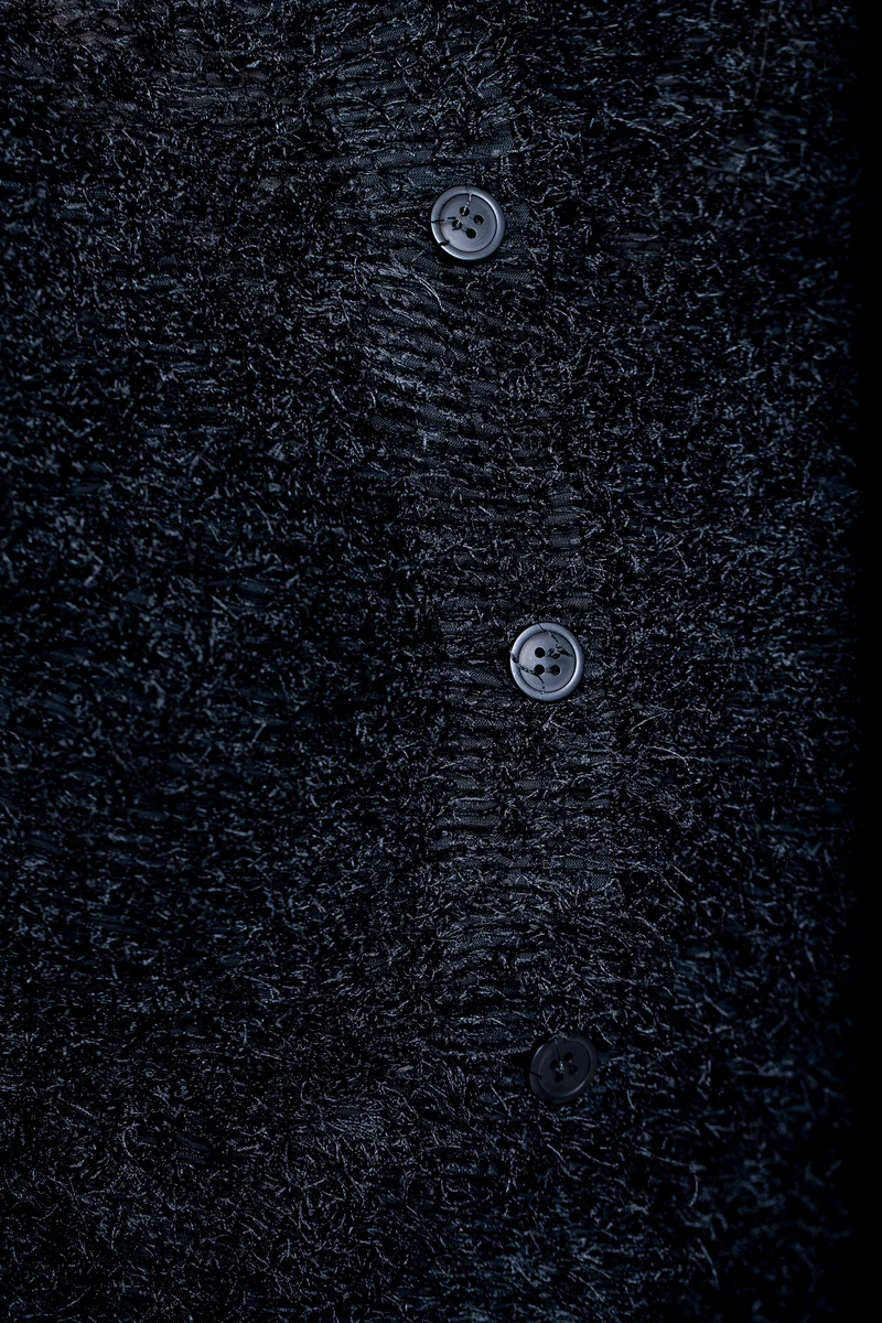 Issey Miyake Damen Cardigan SHIFTED FUZZY PLEATS schwarz