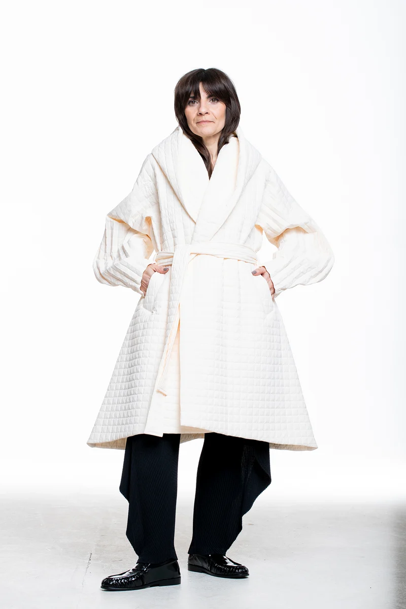 Issey Miyake Damen Mantel PLEATED GRID off-white