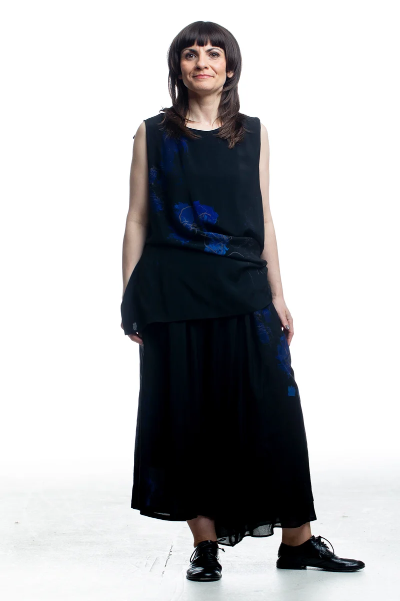 Y's Yohji Yamamoto Damen Top mit abstraktem Print in Schwarz-Blau