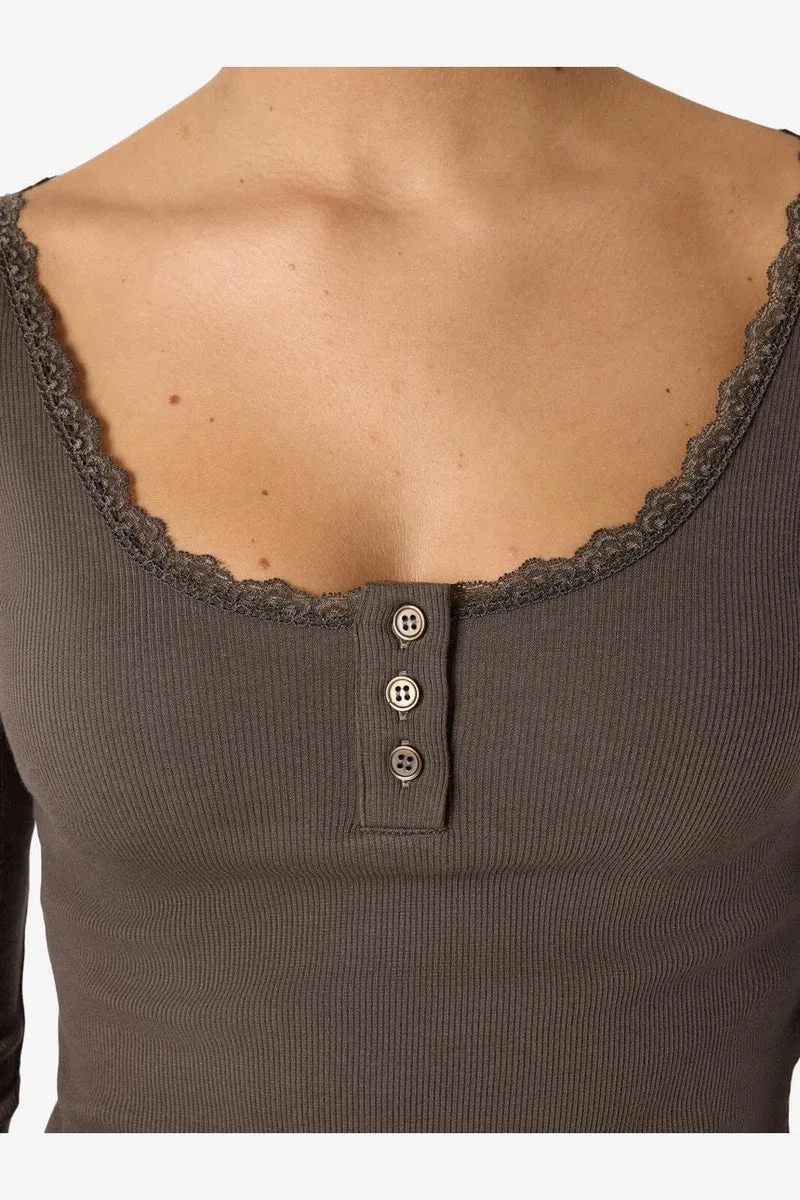 Noisy May - Nmmaya L/S Lace Henley Top - 5048370 Chocolate Brown