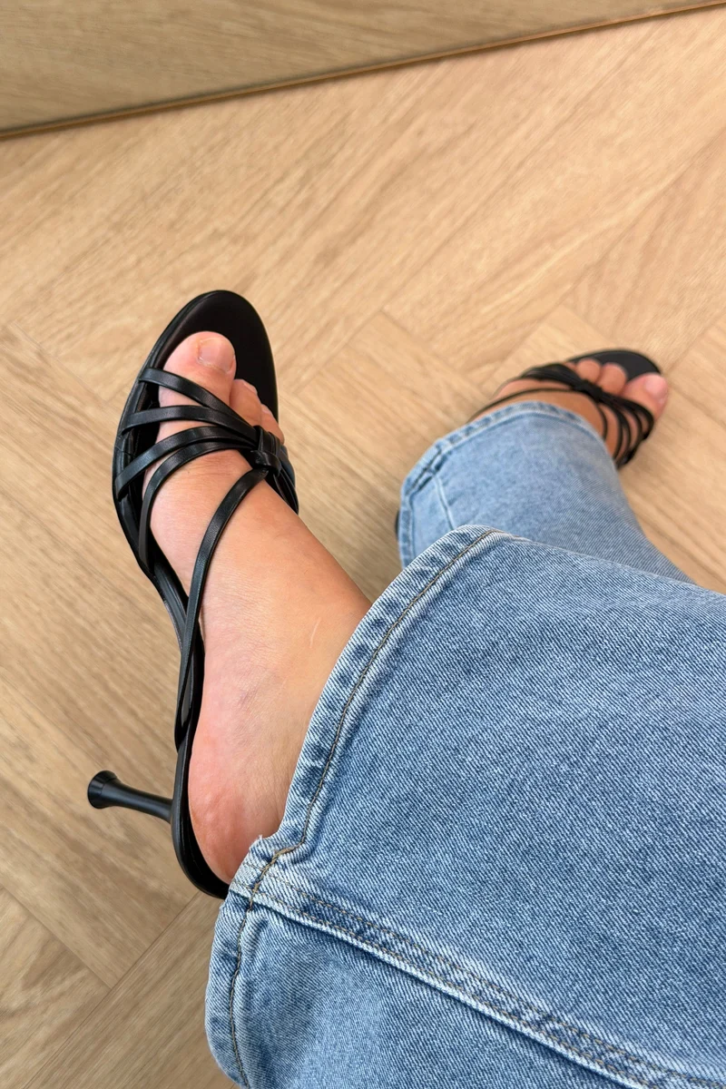 Bloom - Sweet Pea Stiletto - Black