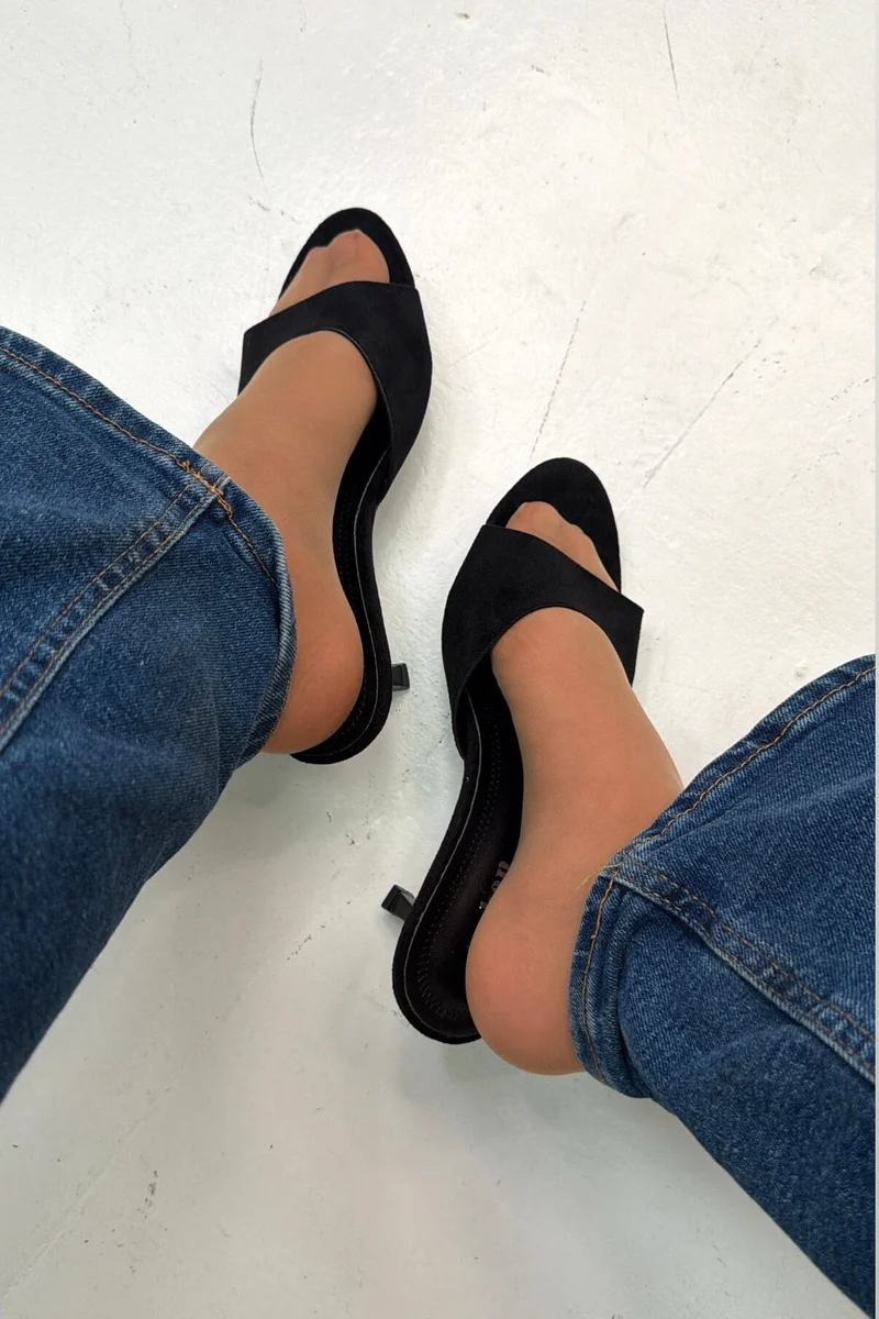 Bloom - Astrantia Stiletto - Black