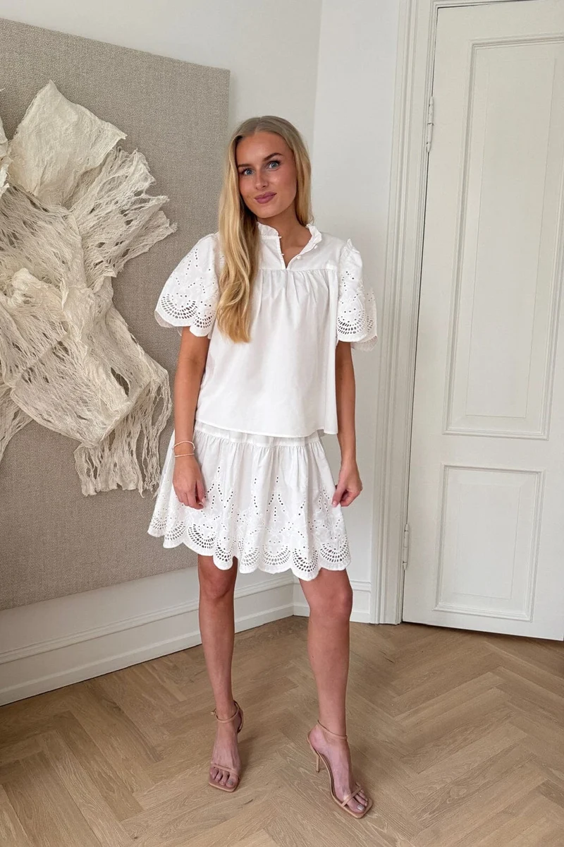 BYIC - Solveigic Shirt A25133 - White Embroidery