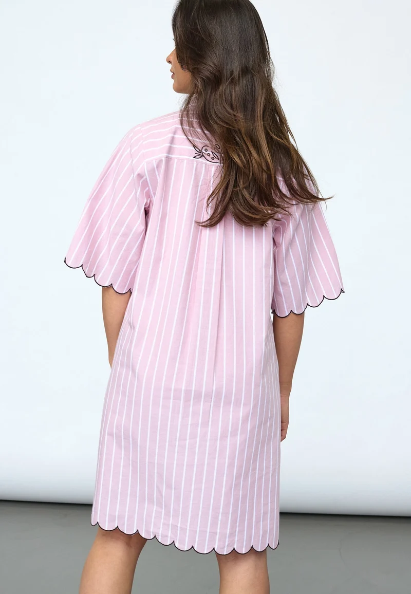 Sisters Point - Edina-Dr2 19983 - 831 - Mauve Stripes