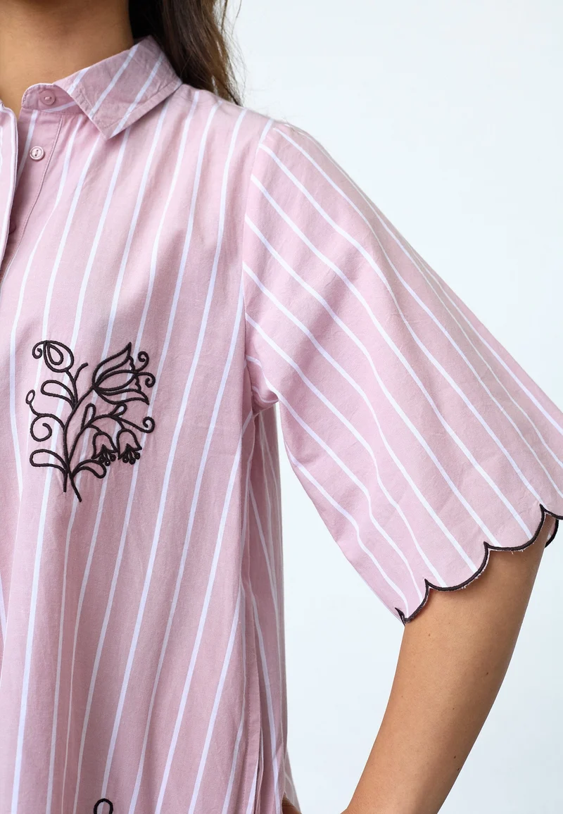 Sisters Point - Edina-Dr2 19983 - 831 - Mauve Stripes