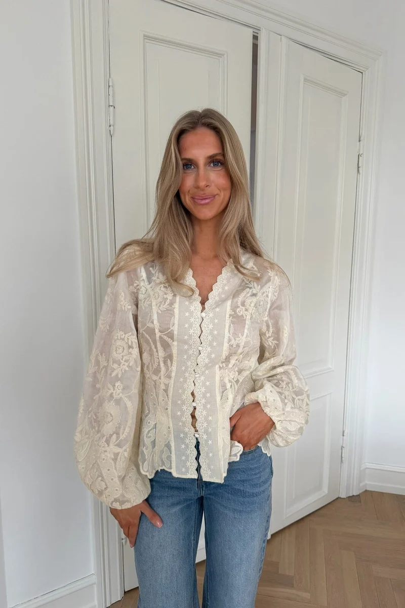 BYIC - Hazelic Shirt A25184 - Vintage Off White Lace