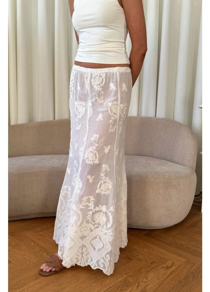 BYIC - Ellinoric Lace Maxi Skirt - vw Vintage White