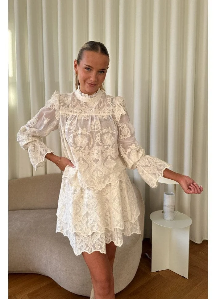 BYIC - Ellinoric Lace Mini Skirt - vw Vintage White