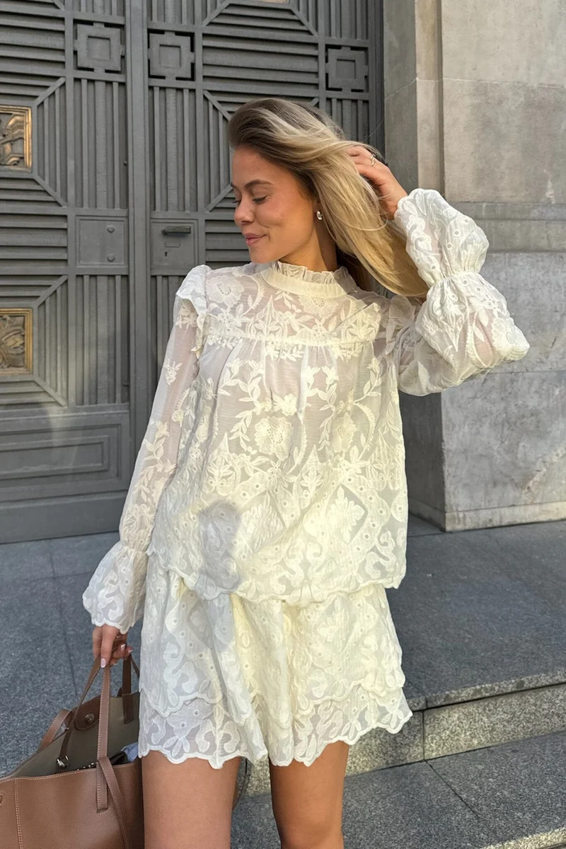 BYIC - Ellinoric Lace Mini Skirt - vw Vintage White