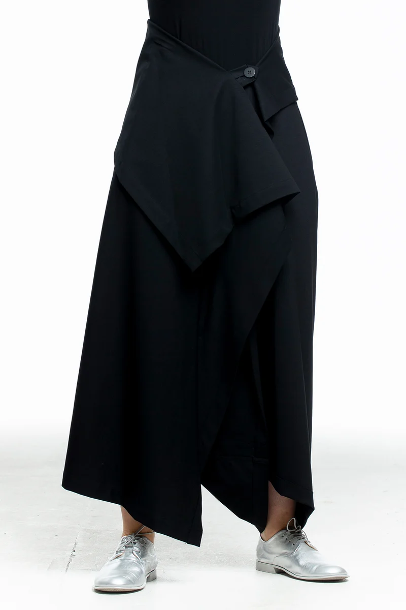 Issey Miyake Damen Hosenrock schwarz
