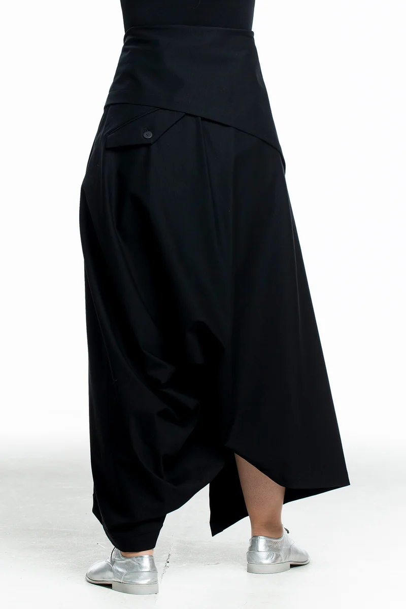 Issey Miyake Damen Hosenrock schwarz