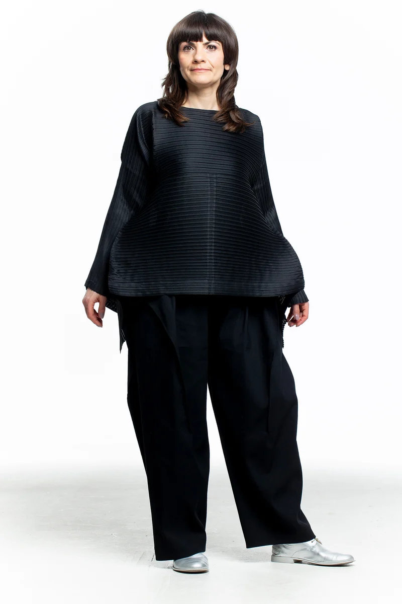 Issey Miyake Damen Plissee Oberteil schwarz